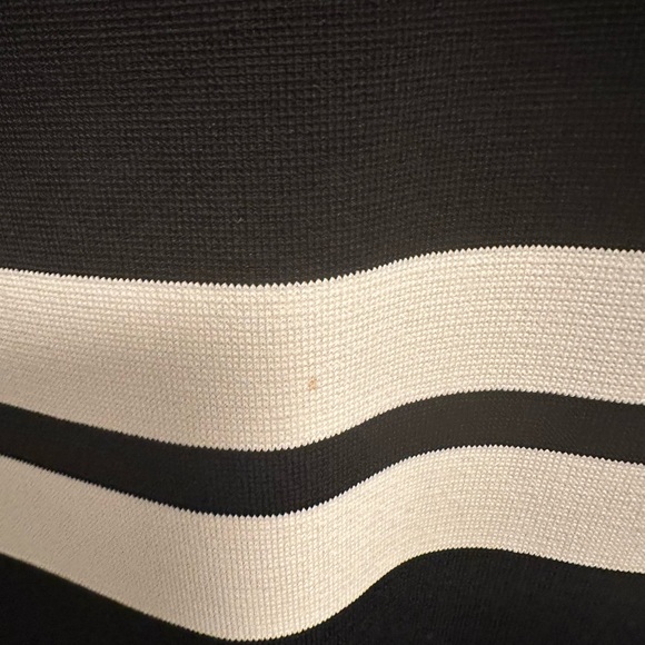 Stretchy bandage crossover skirt. Good for nights out - Picture 3 of 3